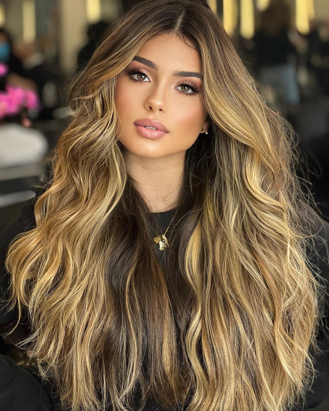 Golden Blonde Highlights for Brown Eyes